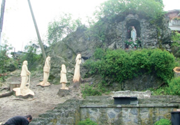 La Grotte de Lourdes - Dorp