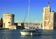 The majestic towers of La Rochelle - 40 km
