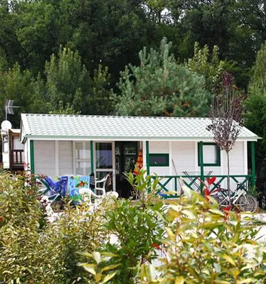Camping du Chêne Vert - Mobil home Rétro 38m² avec terrasse couverte 2 chambres situation ensoleillée et semi ombragée - Midi-Pyrénées - Castelnau-de-Montmiral - 427€/sem
