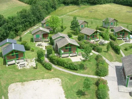 Camping Le Plô - Chalet - Midi-Pyrénées - Sévérac-le-Château - 232€/sem
