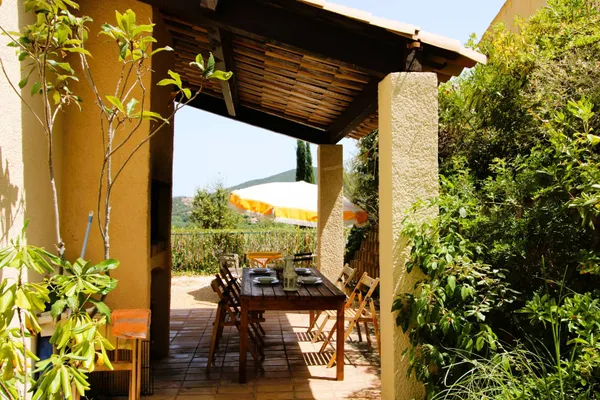 Maison pour 6 à 8 personnes dans domaine privé avec piscine. - Provence-Alpes-Côte d'Azur - La Londe-les-Maures - 859€/sem