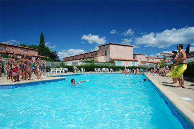 Vente privée Résidence Les Jardins De Neptune – Piscine extérieure avec bassin pour enfants