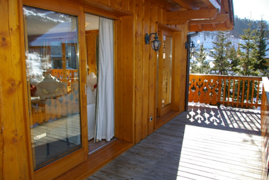 Vente privée Résidence Les Chalets de Méribel – Balcon ou terrasse dans chaque chalet