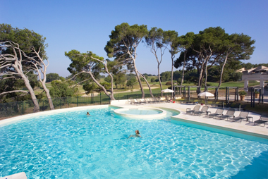 Vente privée Résidence Provence Country Club 4* – Accès gratuit à la piscine extérieure (l'été)