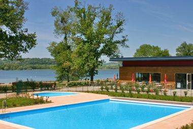 Vente privée Résidence Les Chalets Du Lac De La Vingeanne – Accès gratuit à la piscine extérieure (l'été)