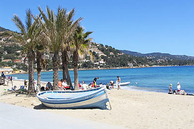 Vente privée Domaine résidentiel de plein-air Eurosurf – Les plages du Lavandou - 23 km