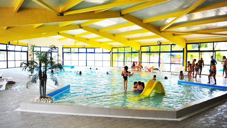 Vente privée Camping 3* Le Domaine des Guifettes – Accès inclus à la piscine couverte chauffée avec pataugeoire