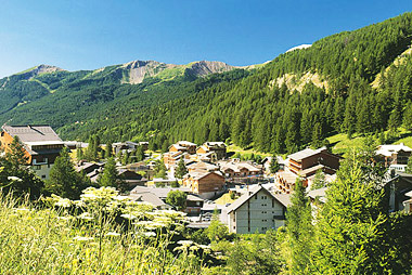 Vente privée Résidence Les Terrasses de Labrau 4* – Vue sur le village d'Allos