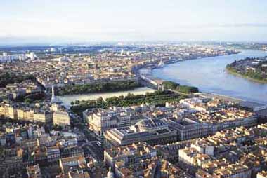 Vente privée Coeur de city Hôtel Bordeaux Clemenceau – Vue sur la ville de Bordeaux