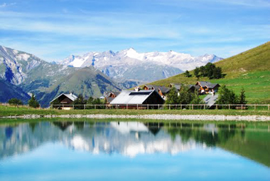 Vente privée Résidence Le Hameau des Aiguilles – Le plan de d'eau de la station