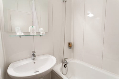 Vente privée Coeur de City Hôtel Nancy Stanislas 3* – Salle de bain avec douche ou baignoire