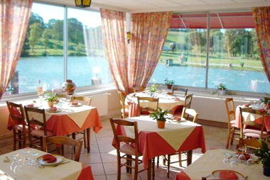 Vente privée Hôtel du Lac La Mézelle – Restaurant de l'hôtel (petits-déjeuners inclus)