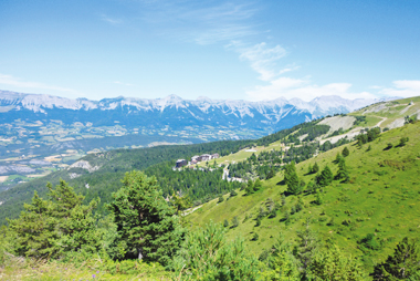 Vente privée Résidence Les Blanches Provençales 3* – Vue sur la station de Chabanon (Selonnet)