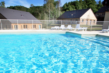 Vente privée Résidence le Domaine du Bosquet 3* – Accès gratuit à la piscine extérieure (juin-sept.)