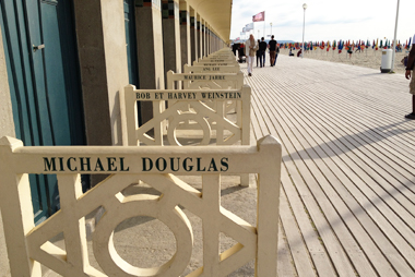 Vente privée Le Beach Hôtel 3* – Deauville et ses planches à proximité