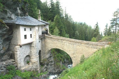 Vente privée Résidence Les Chalets du Thabor 3* – La chapelle Notre Dame de Charmaix à deux pas