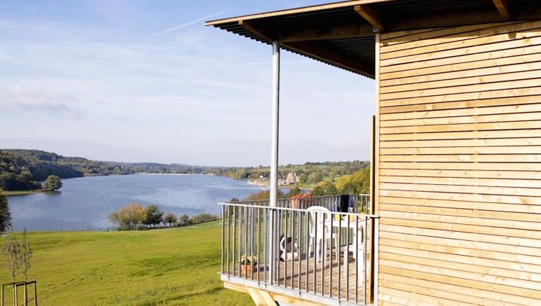 Vente privée Résidence 3* Les Cottages de Valjoly – ... dans une agréable maison en bois avec vue sur le lac (pour certains)