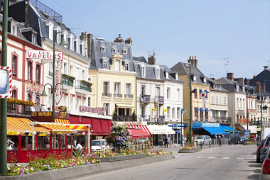 Vente privée Résidence Les Tamaris – Trouville, ville dynamique avec ses restaurants