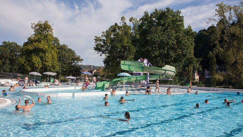 Vente privée Résidence Club La Riviera Limousine – La piscine en libre accès pendant l'été