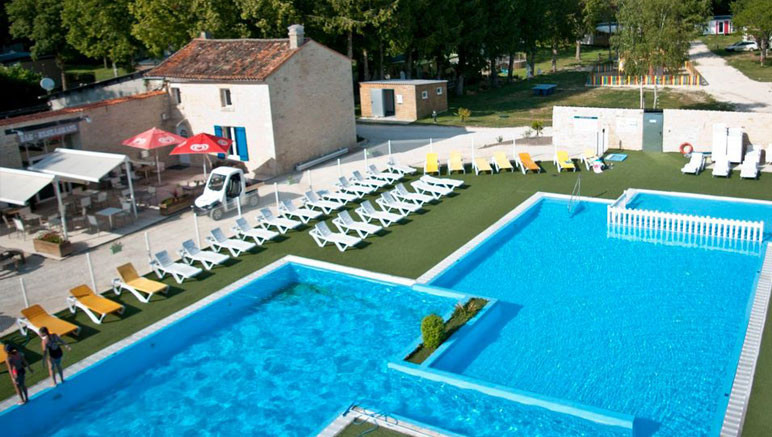 Vente privée Camping 3* Le Lizot – Libre accès à la piscine extérieure (selon météo)