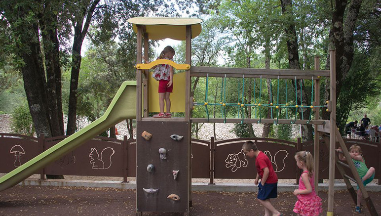 Vente privée Camping 3* le sous bois – Aire de jeux pour enfants en libre accès
