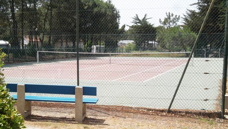 Vente privée Résidence 4* Le Hameau de l'Océan – Court de tennis en accès libre