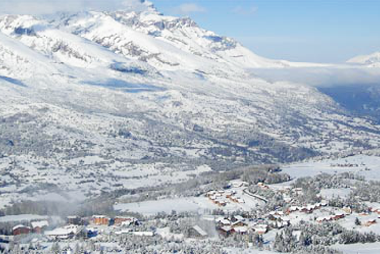 Vente privée Résidence Les Chalets du Village Bois – Vue sur le domaine 