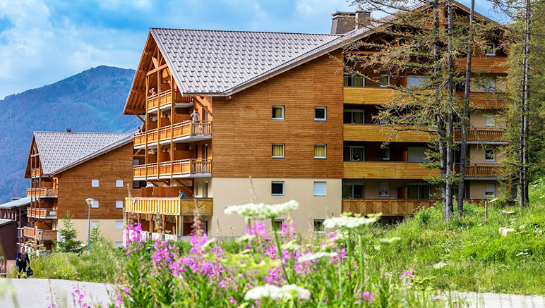 Vente privée Résidence 3* Les Terrasses de Labrau – Bienvenue à la résidence 3* Les Terrasses de Labrau au Val d'Allos, dans les Alpes du Sud
