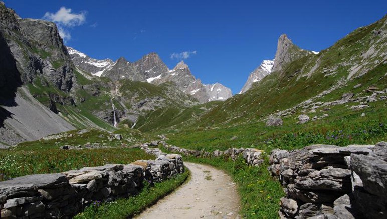 Vente privée Résidence Les Jardins de la Vanoise 4* – Pralognan la Vanoise, point de départ idéal pour découvrir les Alpes en été