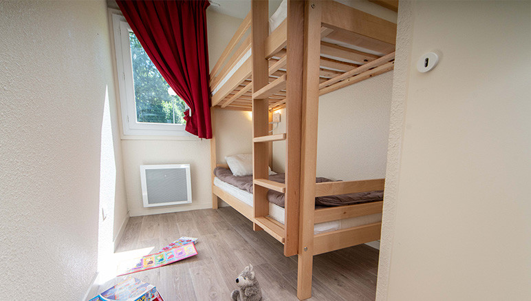 Vente privée Adonis St Colomban des Villards – Chambre avec lits simples