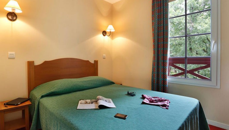 Vente privée Résidence Lac Mondésir – Chambre avec lit double (photo variant selon le logement)