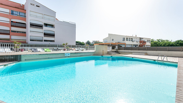 Vente privée Résidence Le Saint Clair – Accès inclus à la piscine extérieure (ouverte à partir du 03/07 jusqu'à septembre, selon conditions météo)