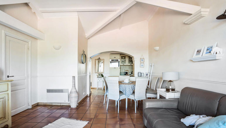Vente privée Résidence des Restanques – Séjournez dans une agréable villa avec salon lumineux