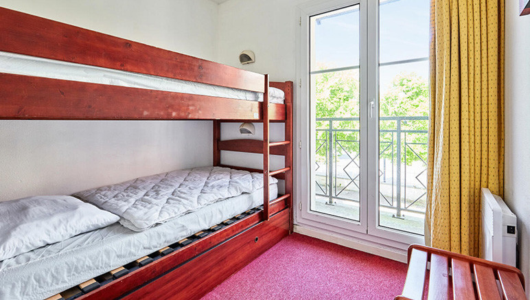 Vente privée Les Maisons de Port Guillaume – La chambre avec lit superposés