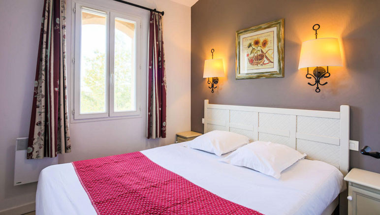 Vente privée Résidence Le Rouret – Une chambre avec lit double