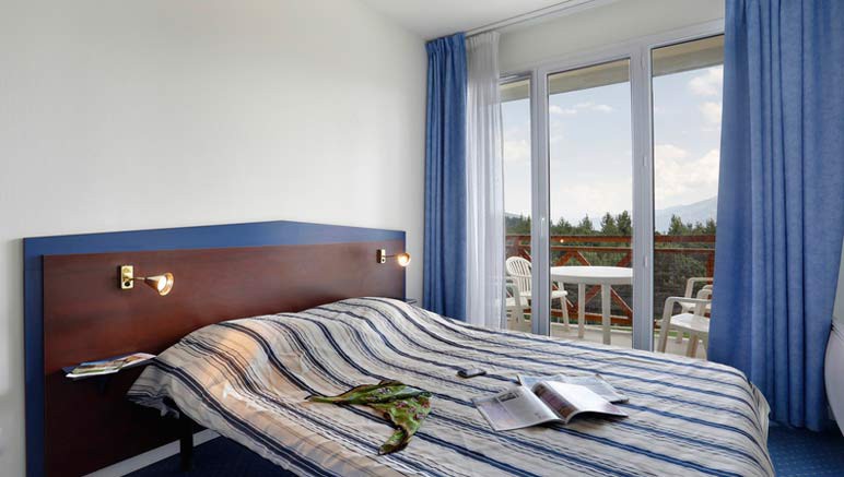 Vente privée Appart Vacances Pyrénées 2000 – Chambre avec lit double