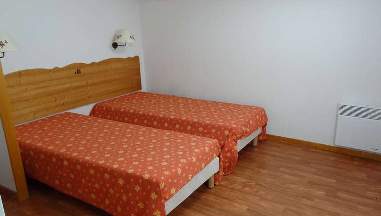 Vente privée Résidence 3* Le Hameau du Puy – Chambre avec lits simples