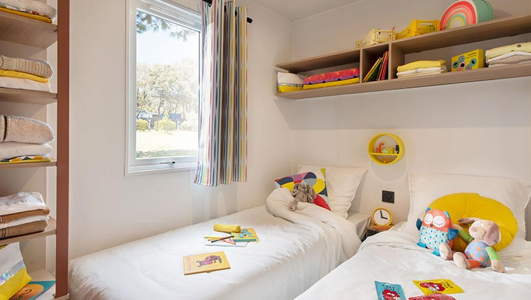 Vente privée Camping 4* Oléron Loisirs – La chambre avec deux lits simples