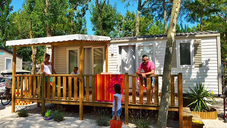 Vente privée Camping 4* Beauséjour – Vous séjournerez dans un mobil-home tout équipé avec terrasse
