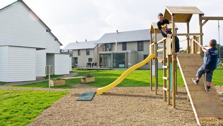Vente privée Le Domaine 4* Golden Lakes Village – Aire de jeux en libre accès pour les enfants