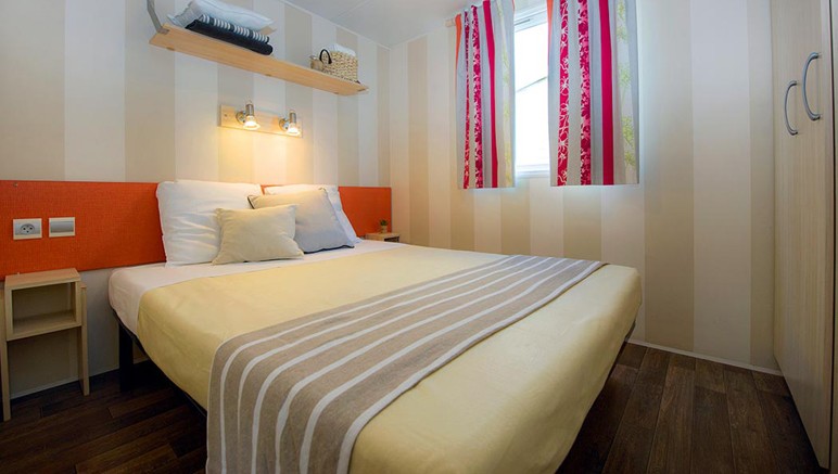 Vente privée Camping 5* Atlantic club Montalivet – Chambre avec lit double