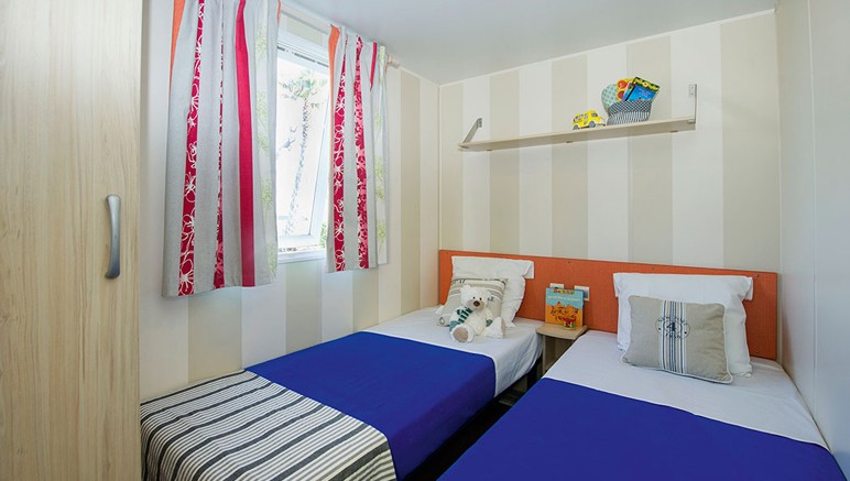 Vente privée Camping 5* Atlantic club Montalivet – Chambre avec lits simples