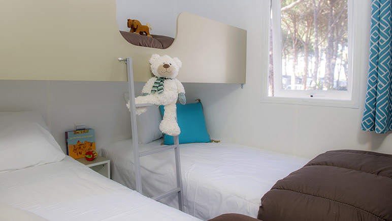Vente privée Camping 4* Le Neptune – Une chambre avec deux lits simples