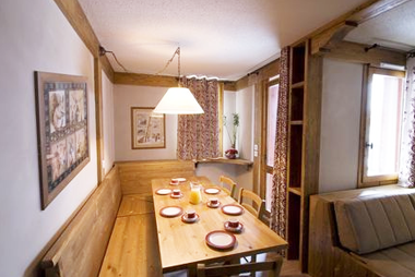 Vente privée Résidence Le Chalet d'Anaïte – Salle à manger lumineuse