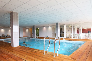 Vente privée Résidence Club Le Domaine du Mont 3*  – Accès inclus à la piscine intérieure chauffée