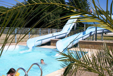 Vente privée Camping 4* Le Bois de Pleuven – Accès inclus à l'espace aquatique (juin à sept)