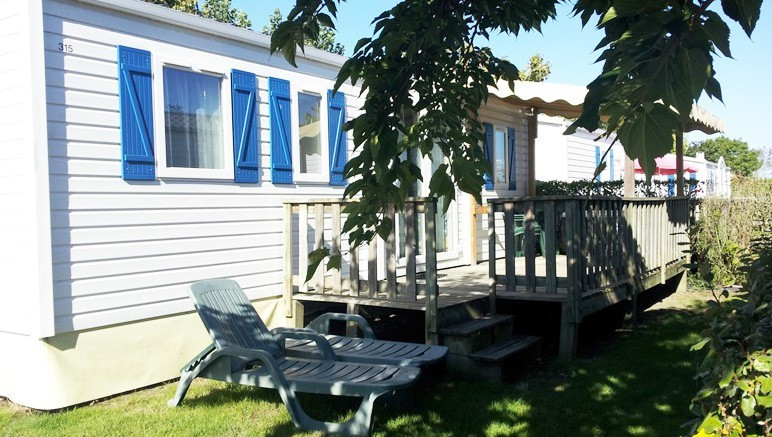 Vente privée Camping 4* Le Suroit – Les mobil-homes du camping, avec terrasse aménagée