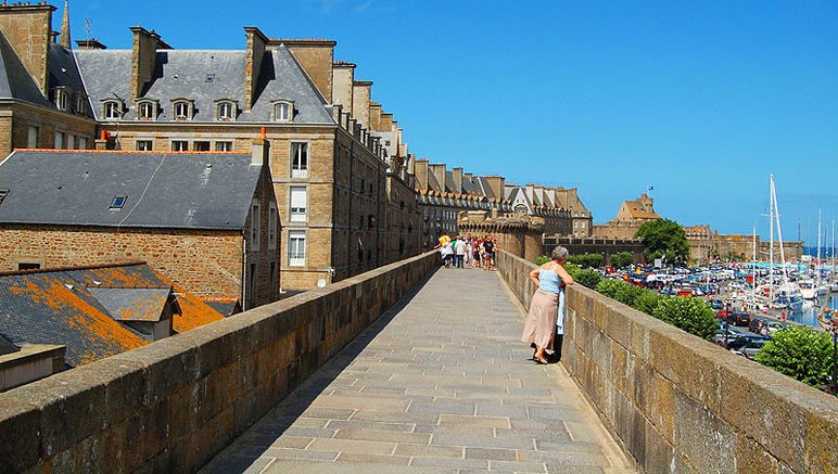 Vente privée Résidence 3* Duguesclin – Découvrez les fortifications de Saint-Malo à 34 km