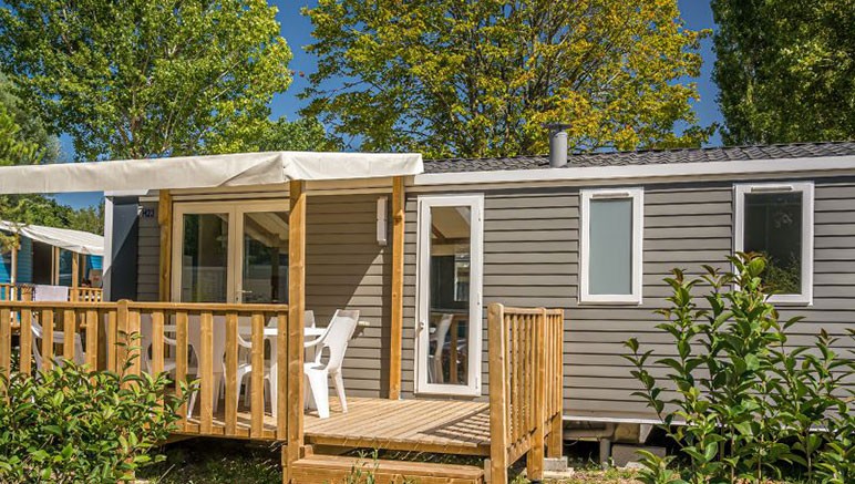 Vente privée Camping 4* Les Ajoncs d'Or – Vous séjournerez dans un charmant mobil-home avec terrasse
