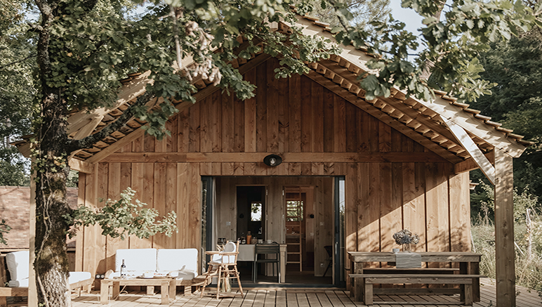Vente privée Domaine St Amand – Vous logerez dans une charmante maison en bois